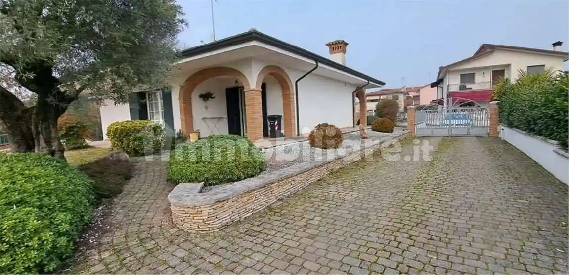 Villa in vendita a Cordenons