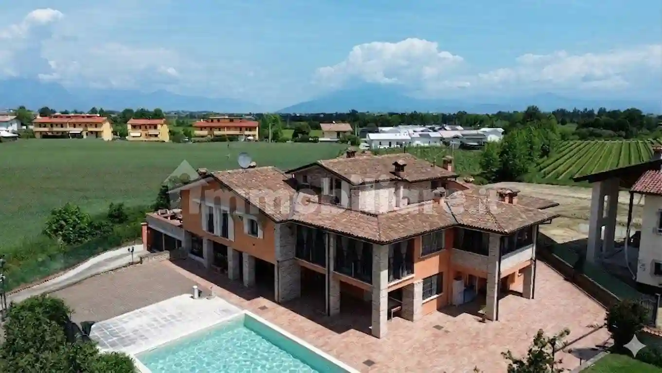 Villa - foto 2