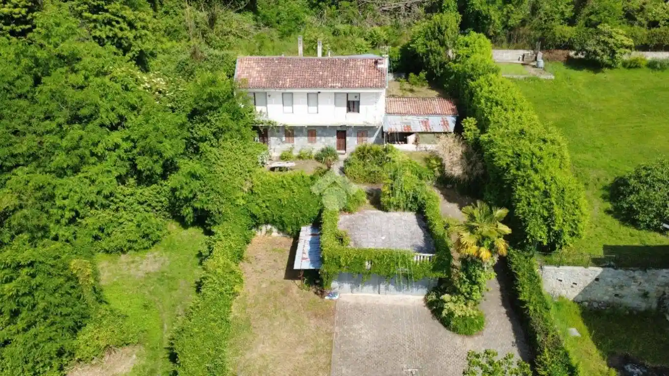 Casa indipendente in vendita a Parella