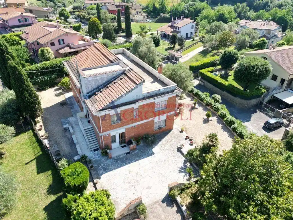 Villa in vendita a Anguillara Sabazia