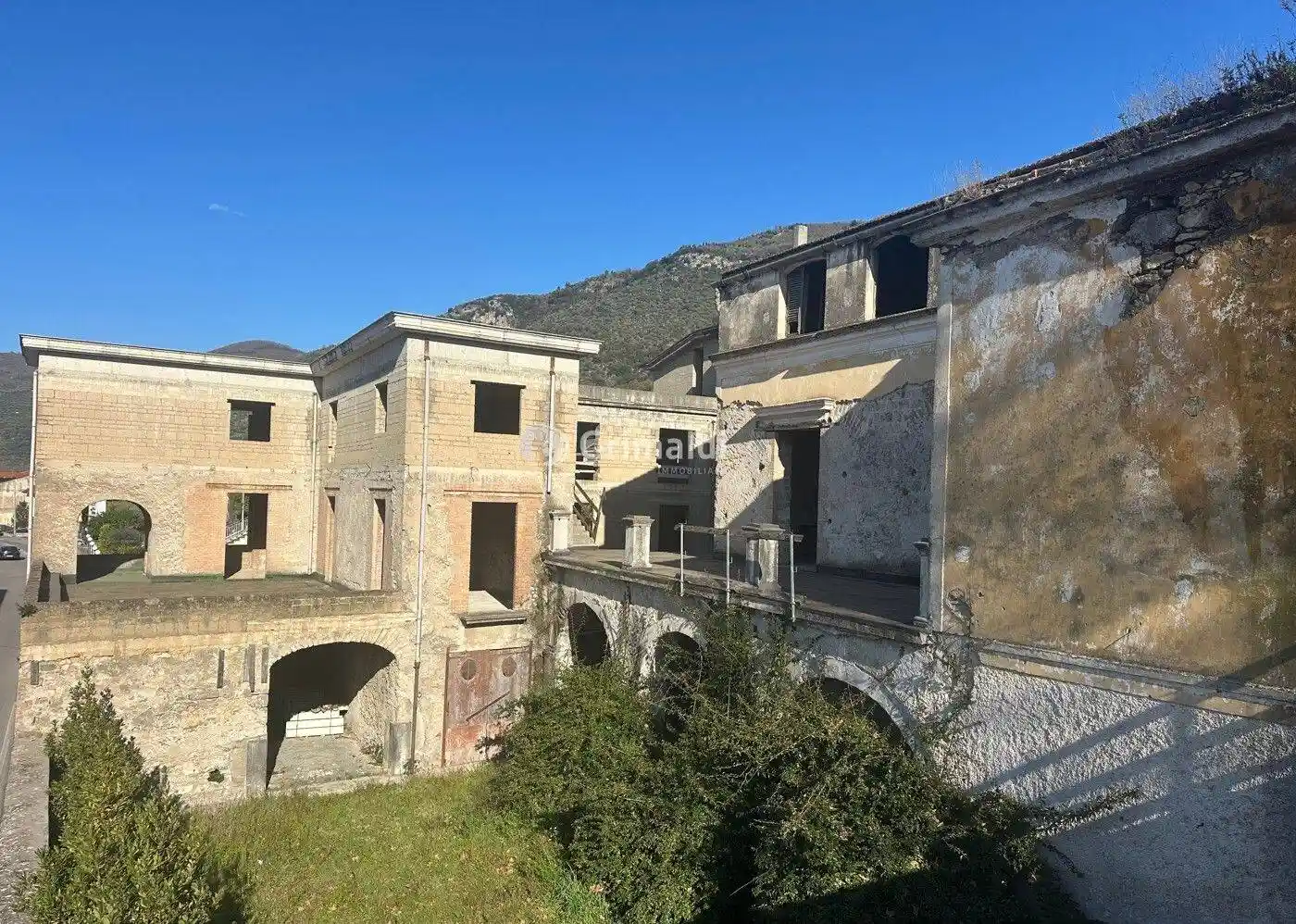 Palazzo - Edificio in vendita a Lauro