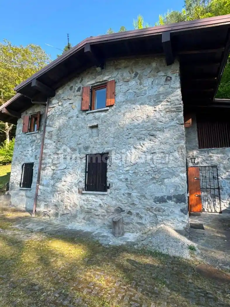 Rustico - Casale in vendita a Breno