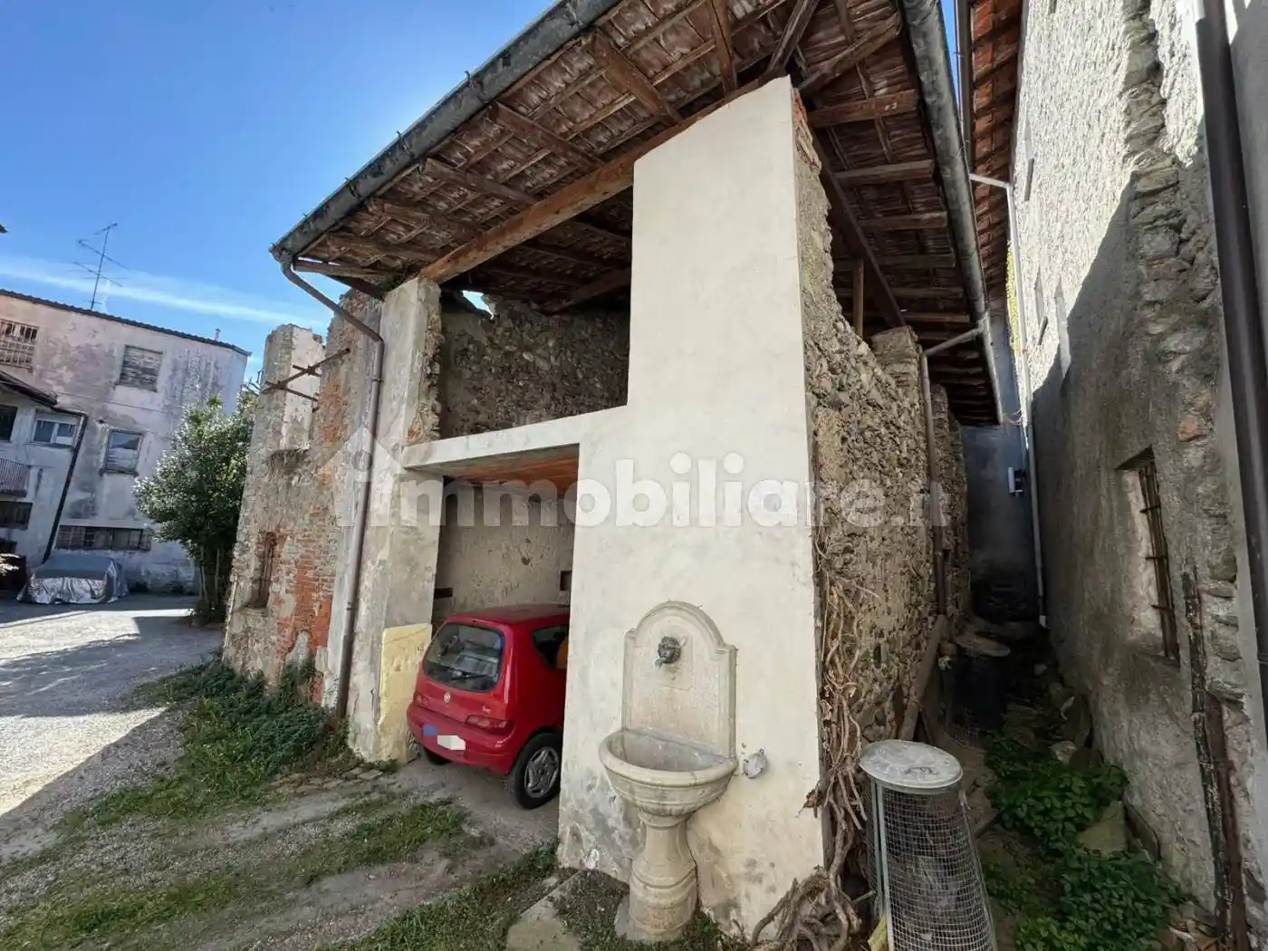 Rustico - Casale in vendita a Taino
