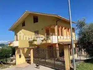 Villa in vendita a Cellino Attanasio