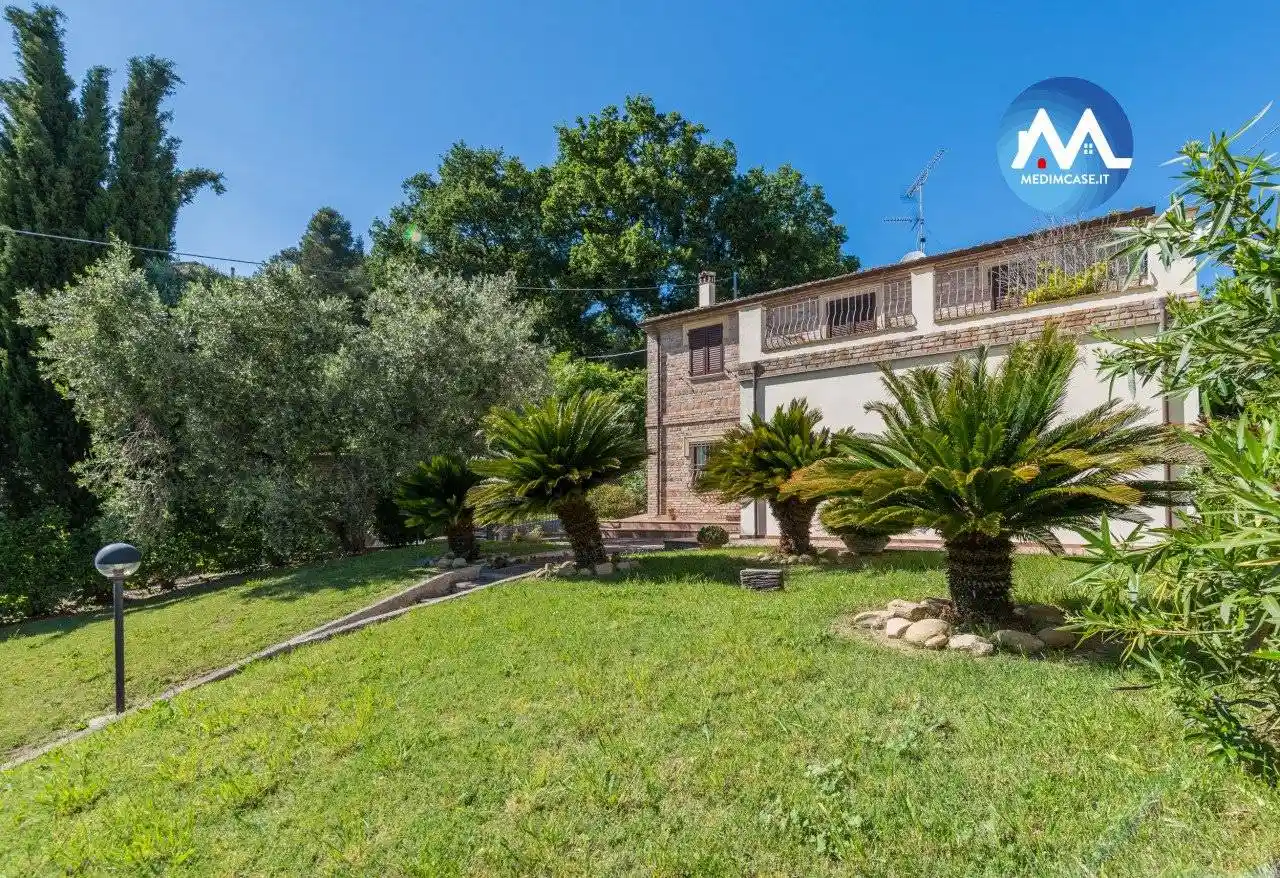 Casa indipendente in vendita a Pesaro