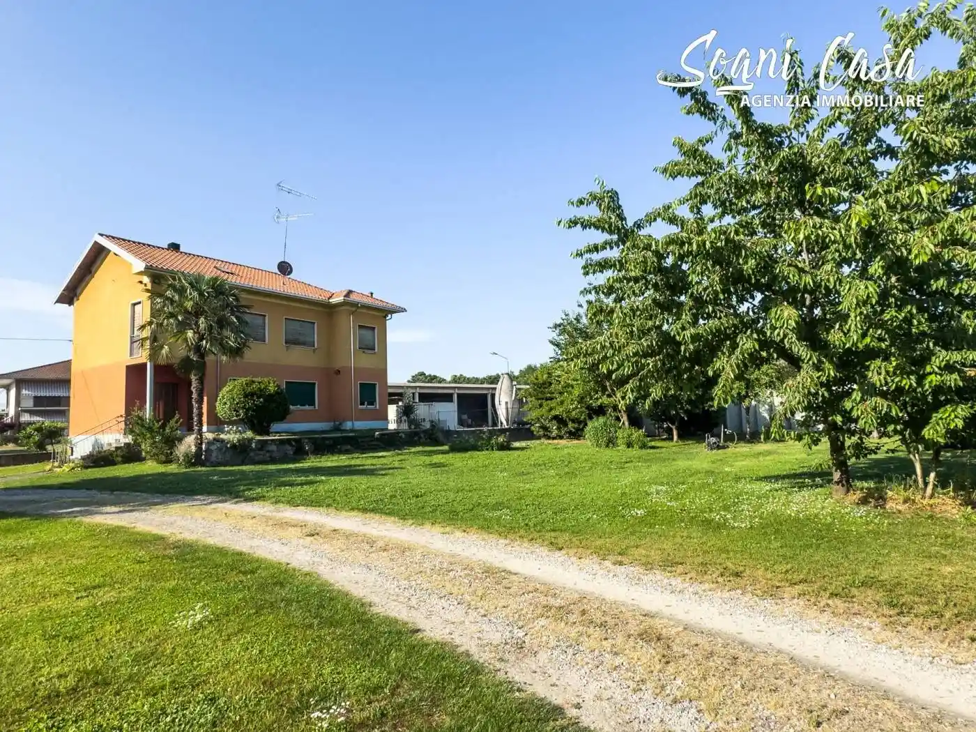 Casa indipendente in vendita a Fontaneto d'Agogna