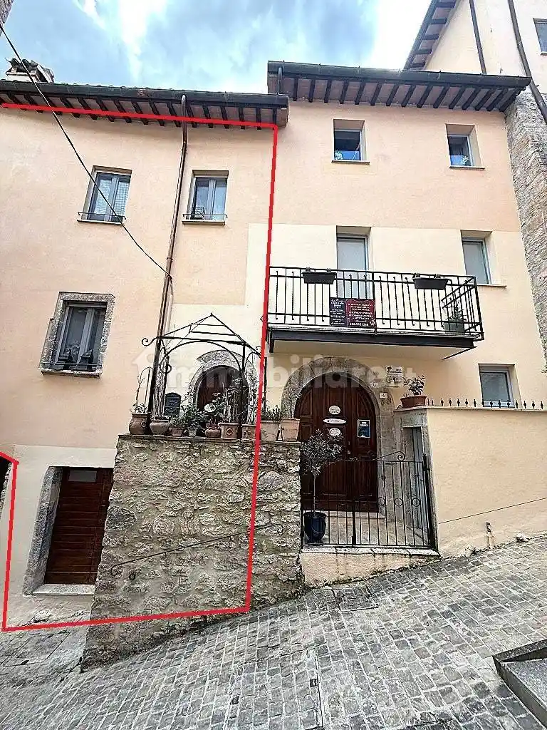 Casa indipendente in vendita a Sellano