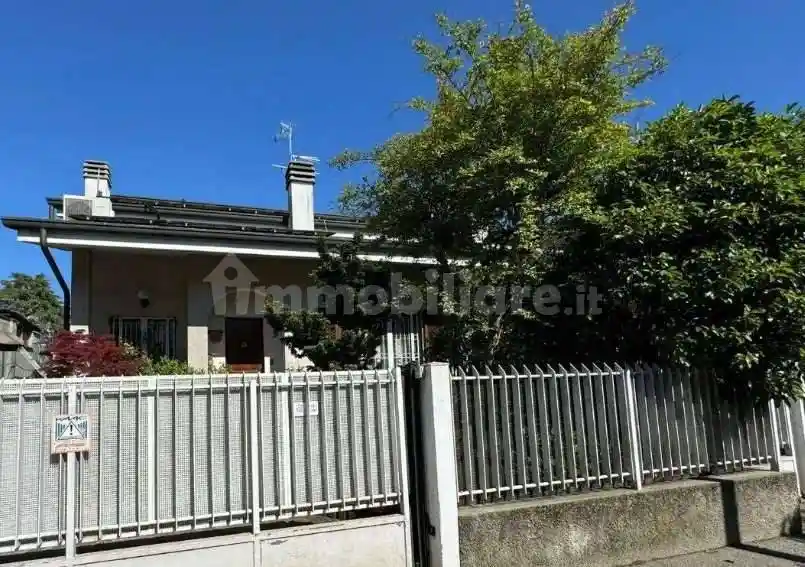 Villa in vendita a Paderno Dugnano