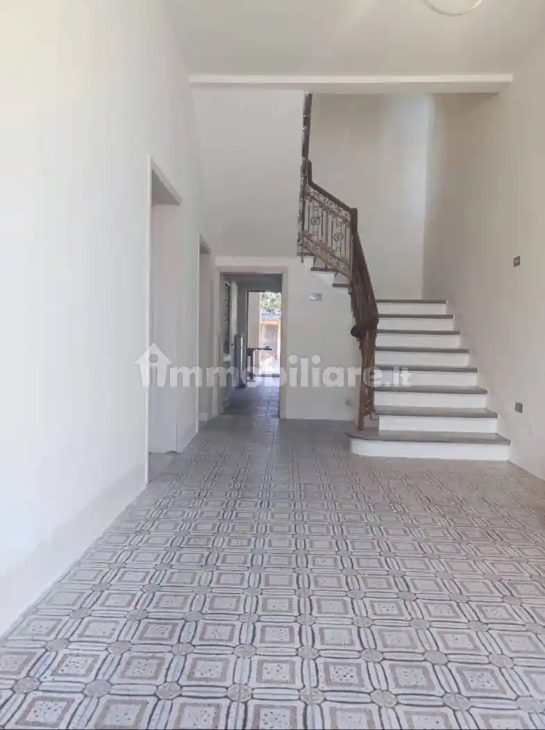 Casa indipendente in affitto a Agliana