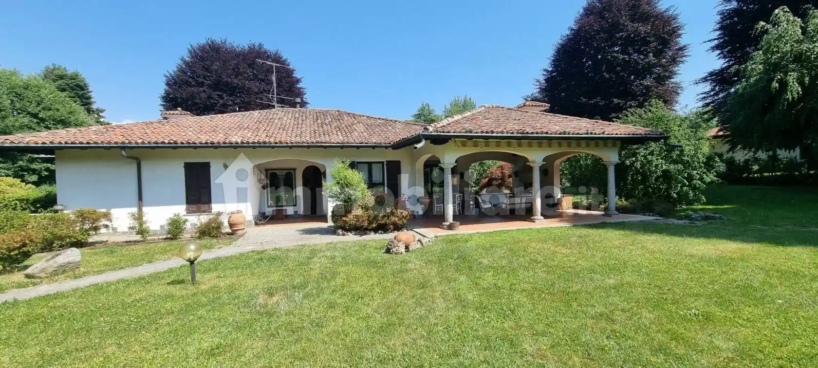 Villa in affitto a Cantù