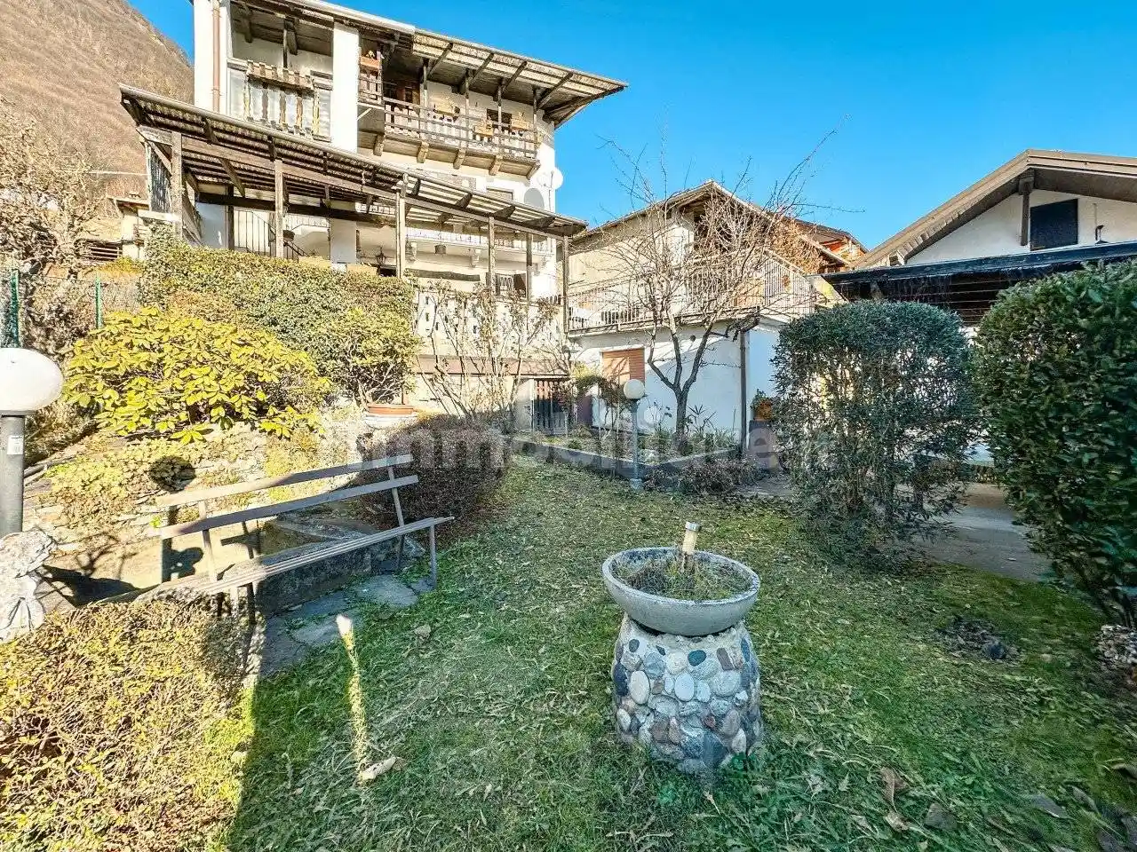 Villa in vendita a Cesara