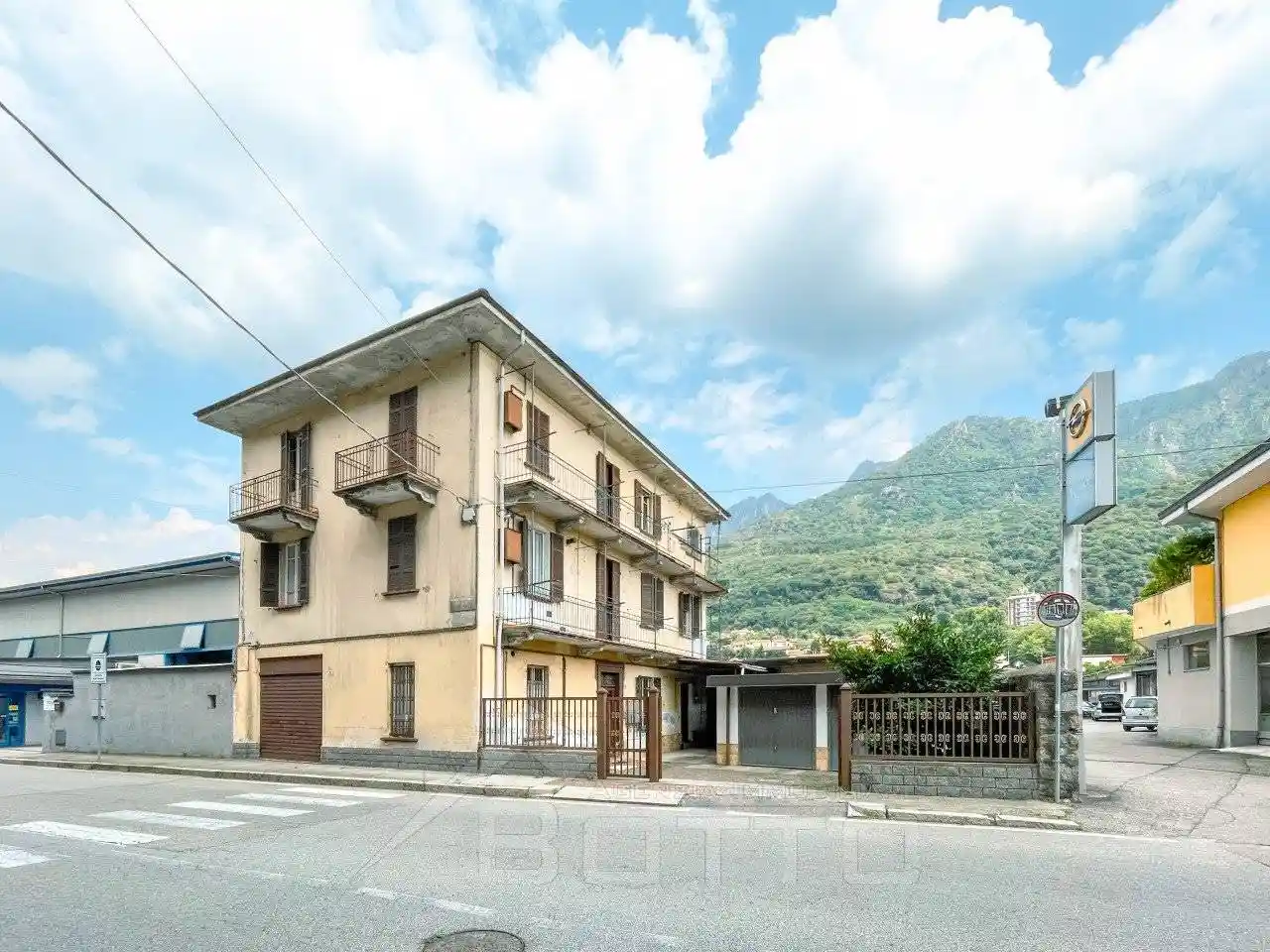 Palazzo - Edificio in vendita a Omegna