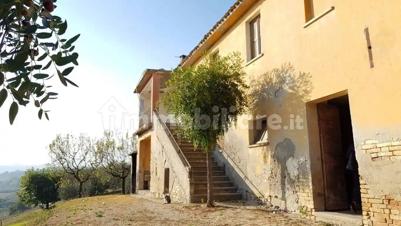 Rustico - Casale in vendita a Monsampolo del Tronto