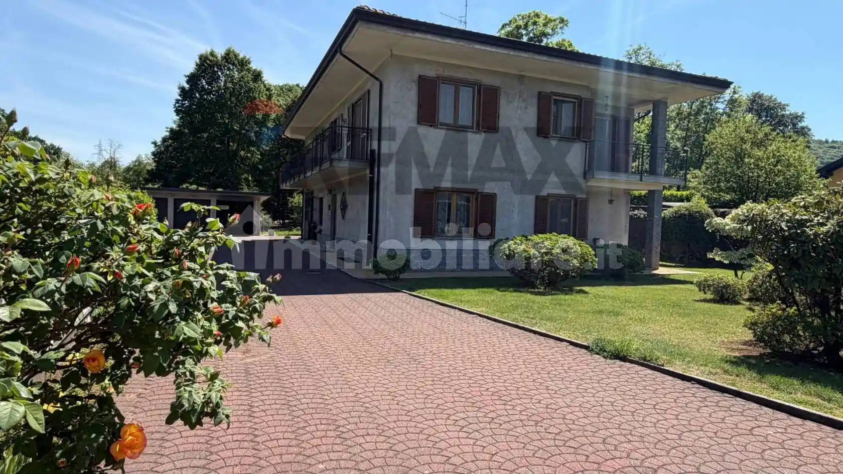 Villa in vendita a Pogno