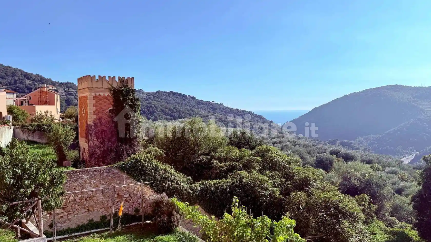 Appartamento in vendita a Finale Ligure