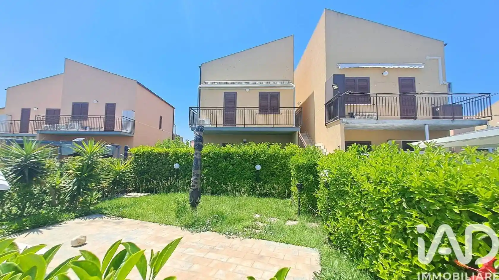 Appartamento in vendita a Campofelice di Roccella