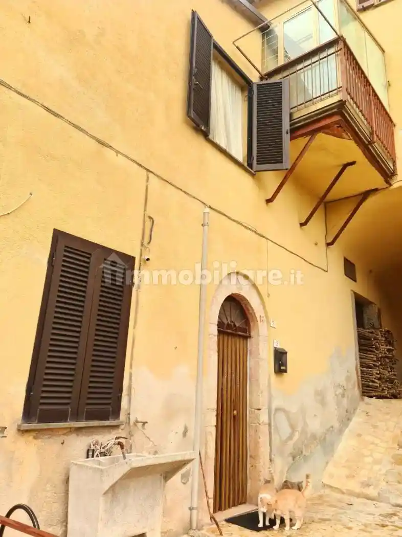 Casa indipendente in vendita a Sellano