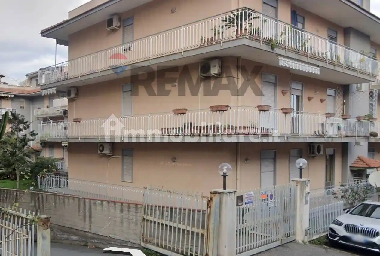Appartamento in vendita a Aci Catena