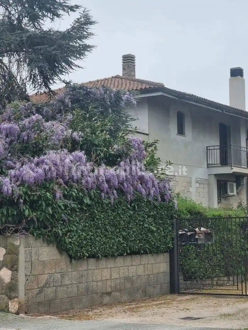 Villa in vendita a Aprilia