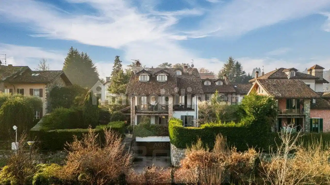Villa in vendita a Arona