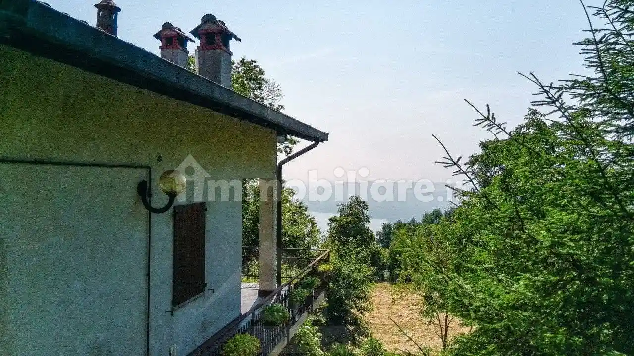 Villa in vendita a Massino Visconti