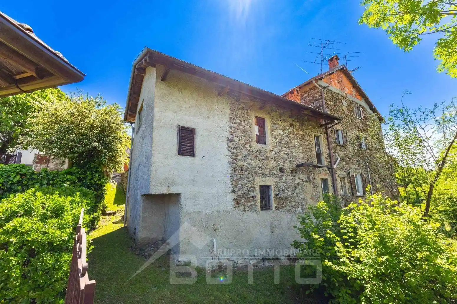 Rustico - Casale in vendita a Brovello-Carpugnino