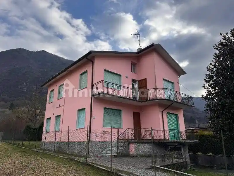 Villa in vendita a Idro