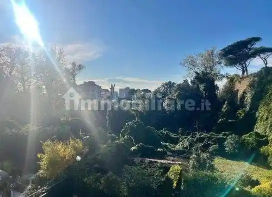 Appartamento in affitto a Napoli