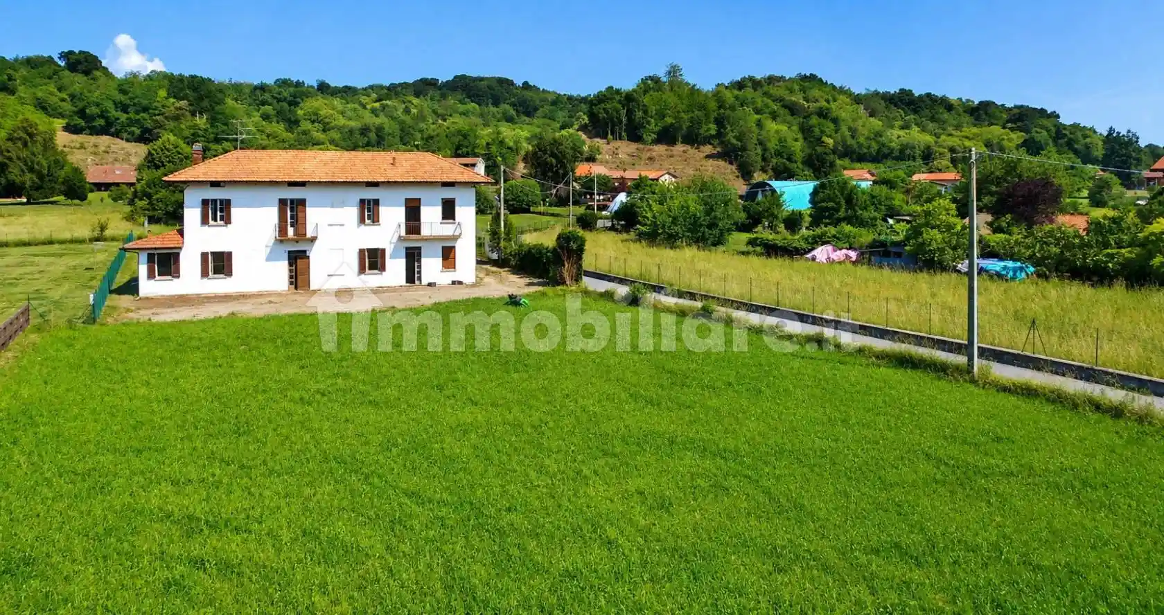 Rustico - Casale in vendita a Angera