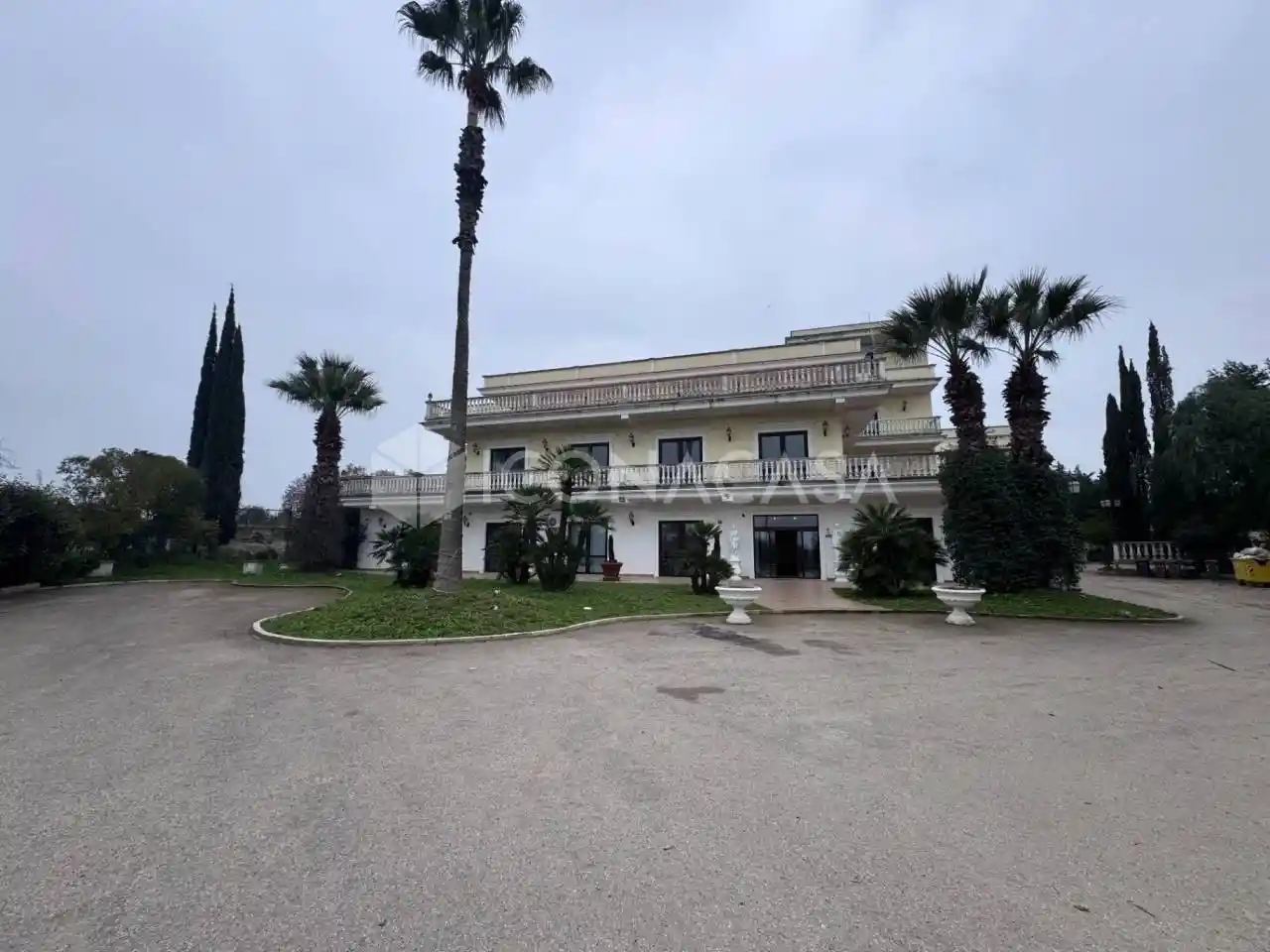 Palazzo - Edificio in vendita a Canosa di Puglia