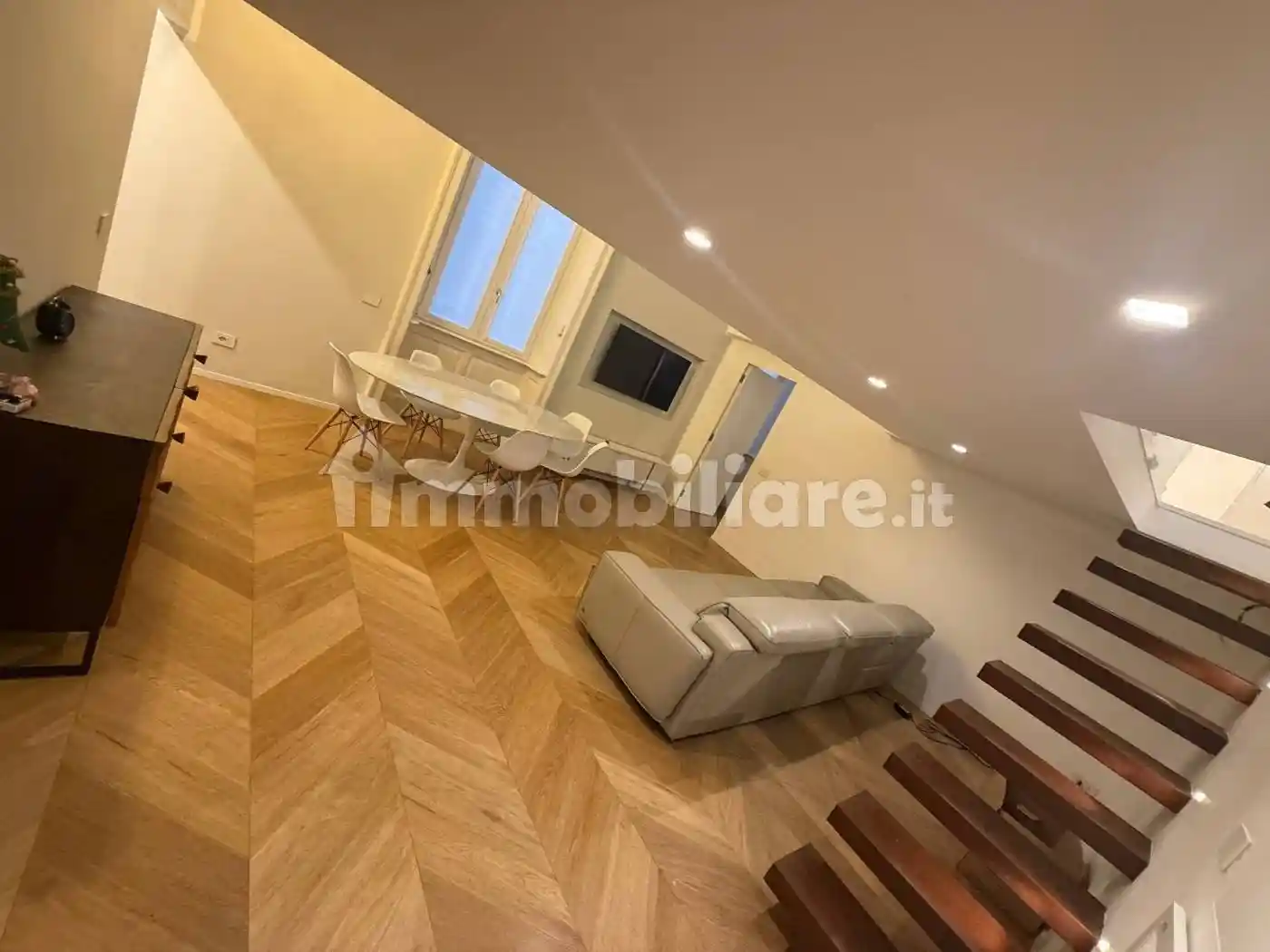 Palazzo - Edificio in affitto a Milano