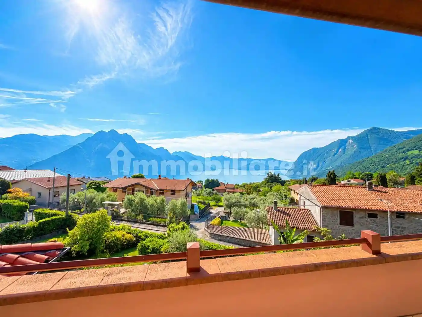 Appartamento in vendita a Solto Collina