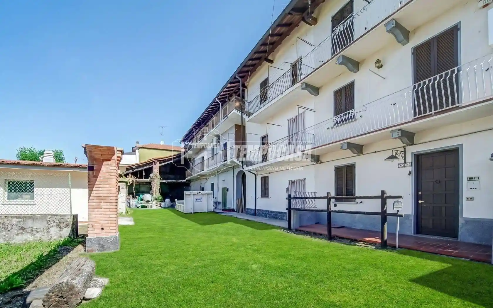 Casa indipendente in vendita a Sesto Calende