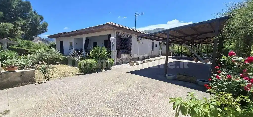 Villa in vendita a Carini