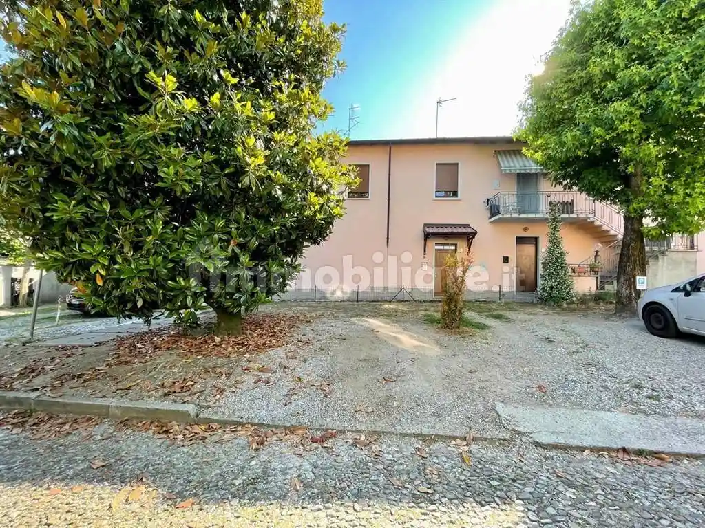 Appartamento in vendita a Azzate
