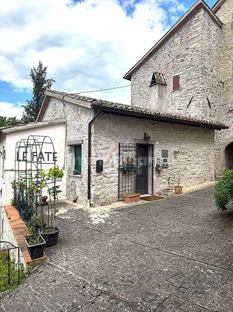 Appartamento in vendita a Sellano
