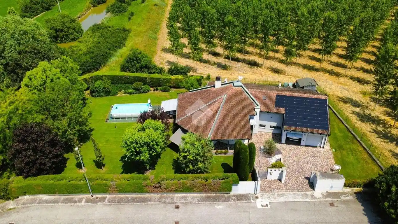 Villa in vendita a Borgo Virgilio