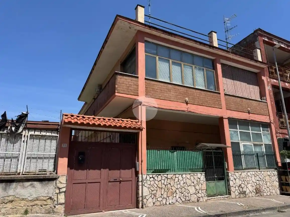 Palazzo - Edificio in vendita a Arzano