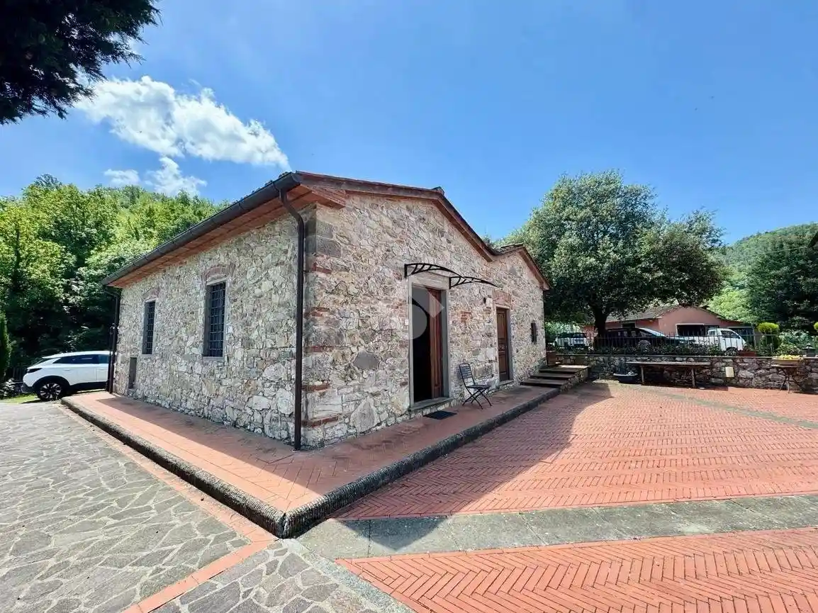 Casa indipendente in vendita a Quarrata