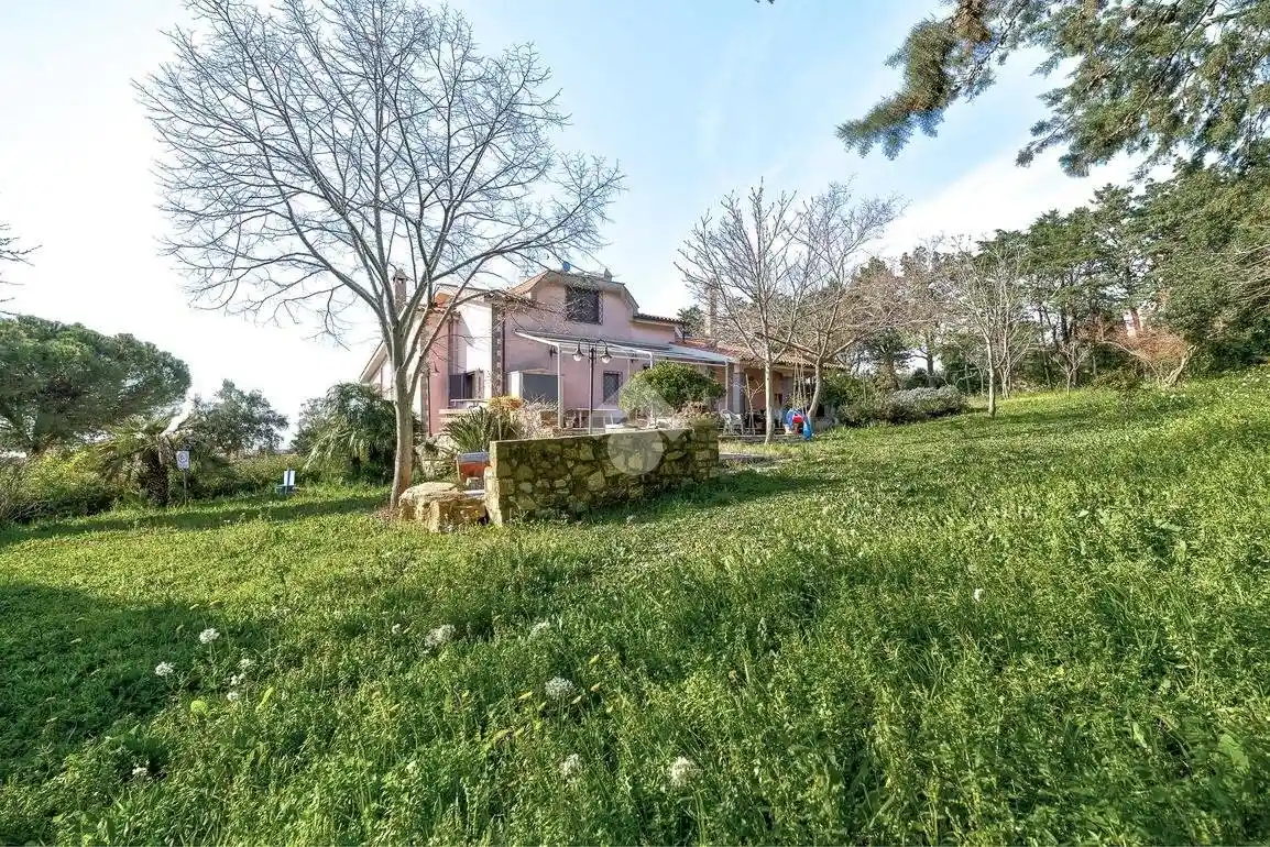 Villa in vendita a Civitavecchia