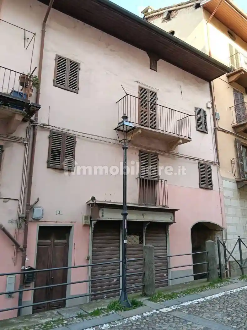 Casa indipendente in vendita a Lanzo Torinese