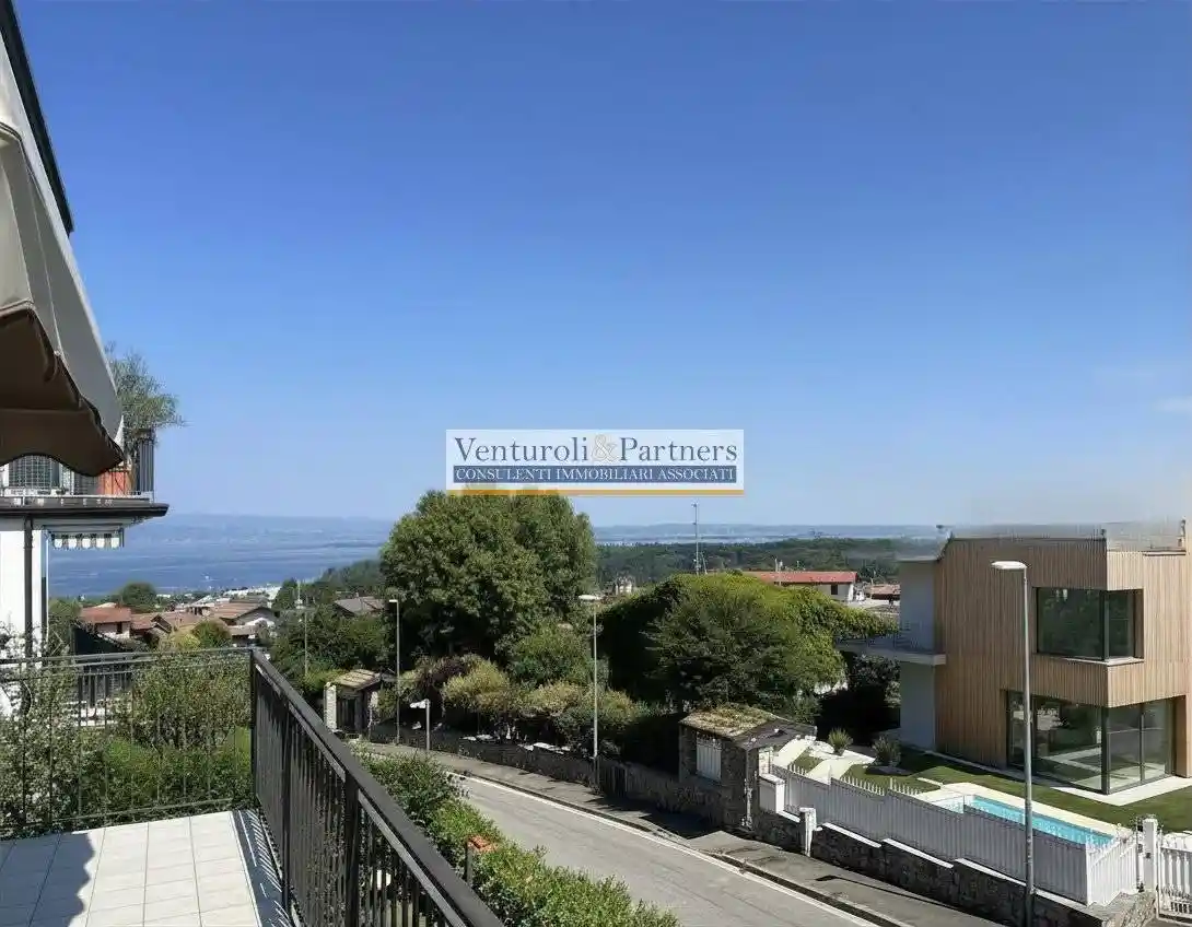 Villa in vendita a Lonato del Garda
