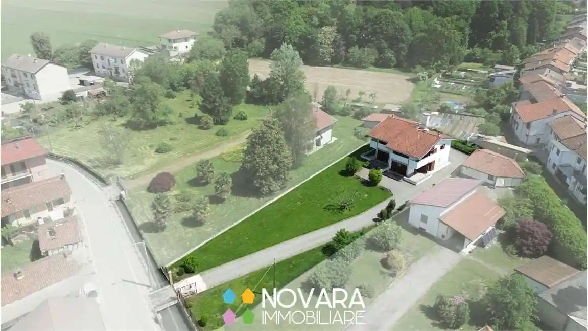 Villa in vendita a San Nazzaro Sesia