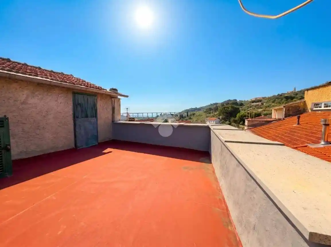 Casa indipendente in vendita a Imperia