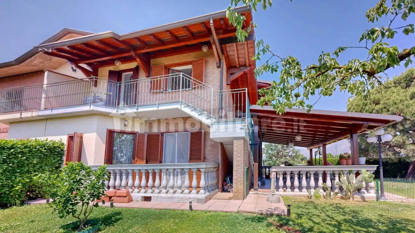 Villa in vendita a Roncello