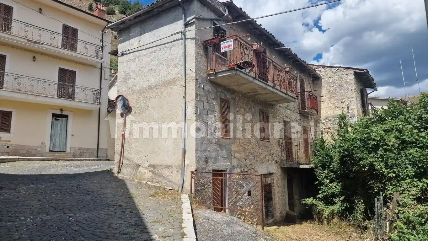 Casa indipendente in vendita a Tagliacozzo