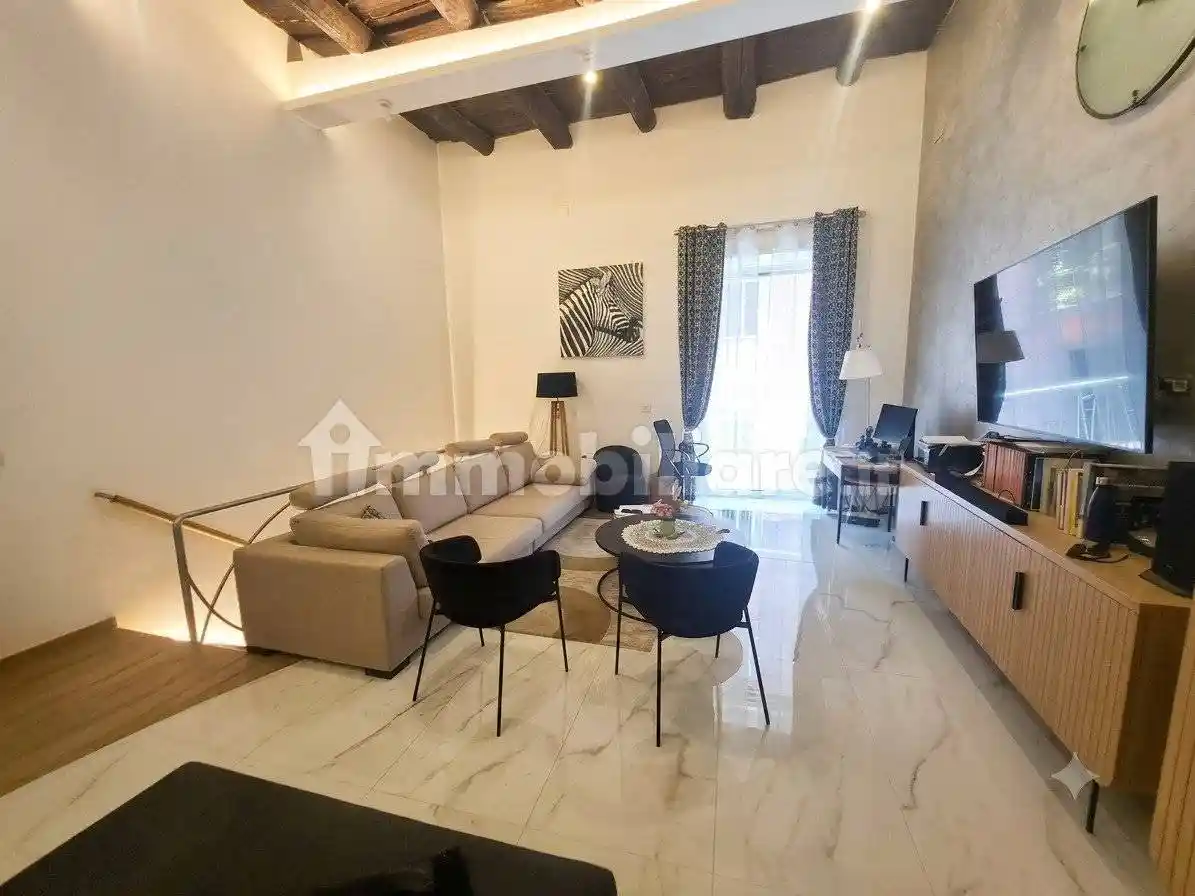 Appartamento in vendita a Napoli