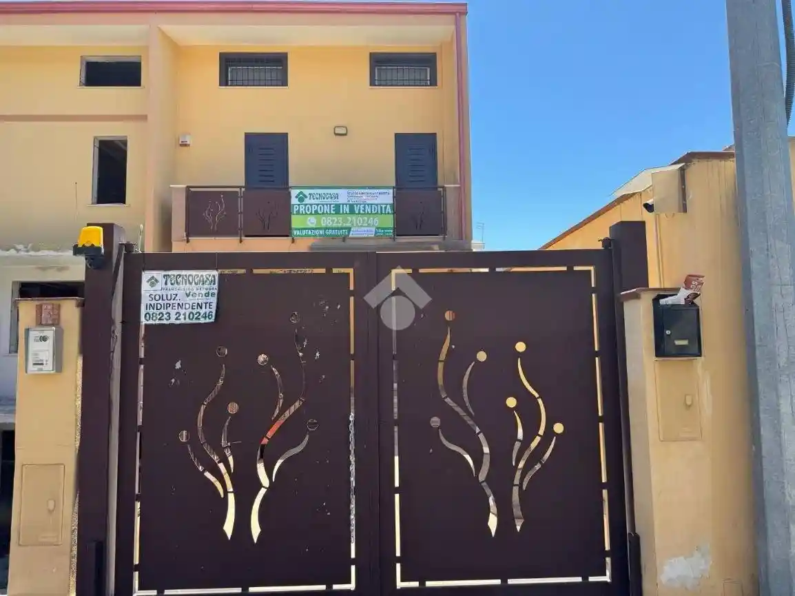 Villetta a schiera in vendita a Caserta