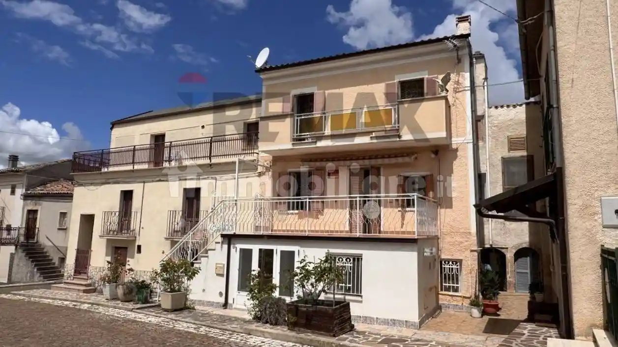 Casa indipendente in vendita a Collepietro