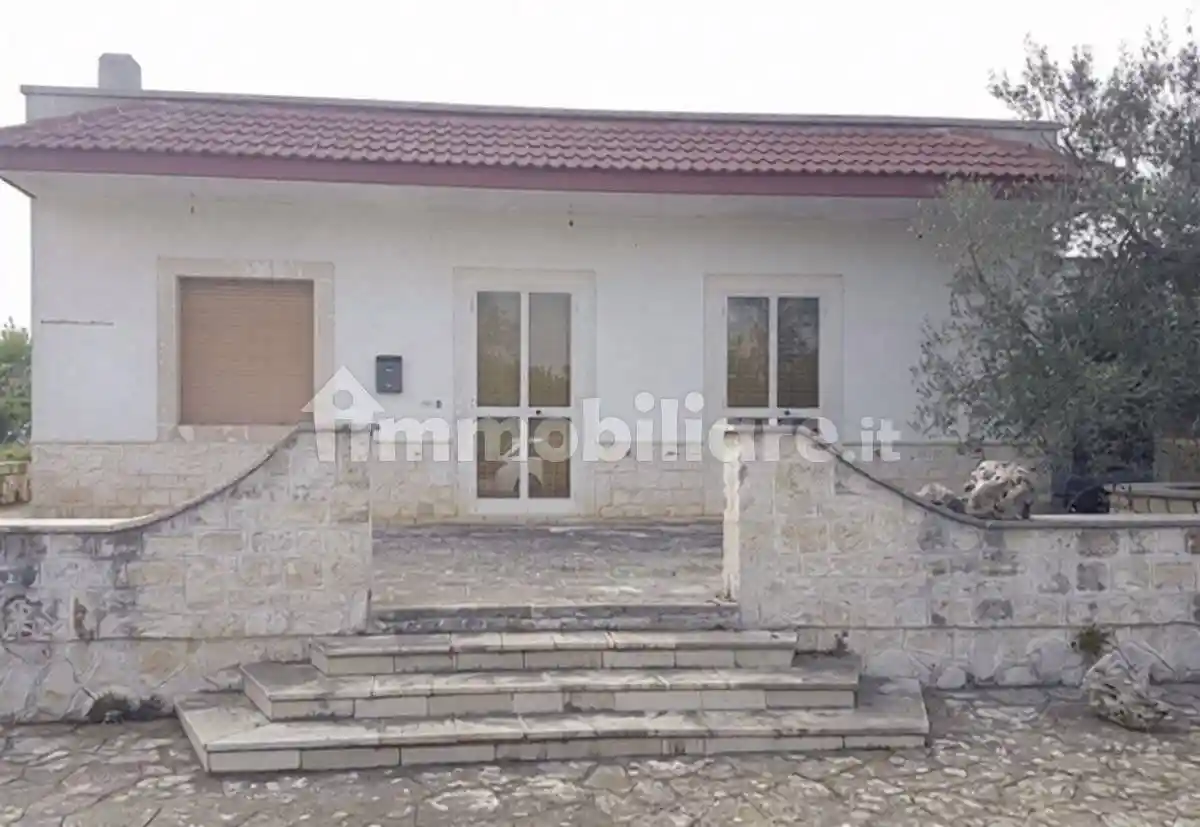 Villa in asta a Monopoli
